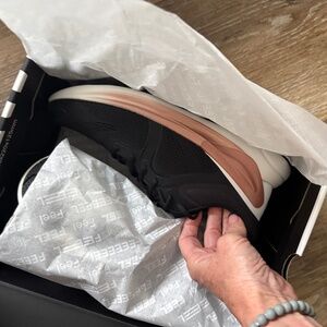 New Lululemon Blissfeel size 9.5